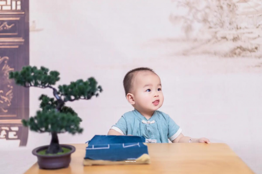 株洲宝宝总是抠鼻子